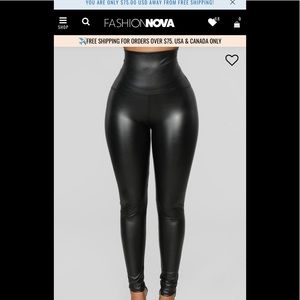 Fashion Nova Leather leggings👖